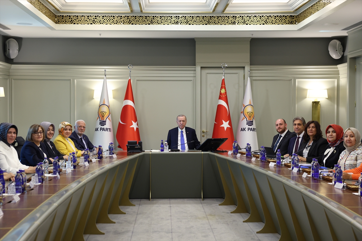 Cumhurbaşkanı ve AK Parti Genel Başkanı Erdoğan, AK Parti'li kadın belediye başkanlarını kabul etti