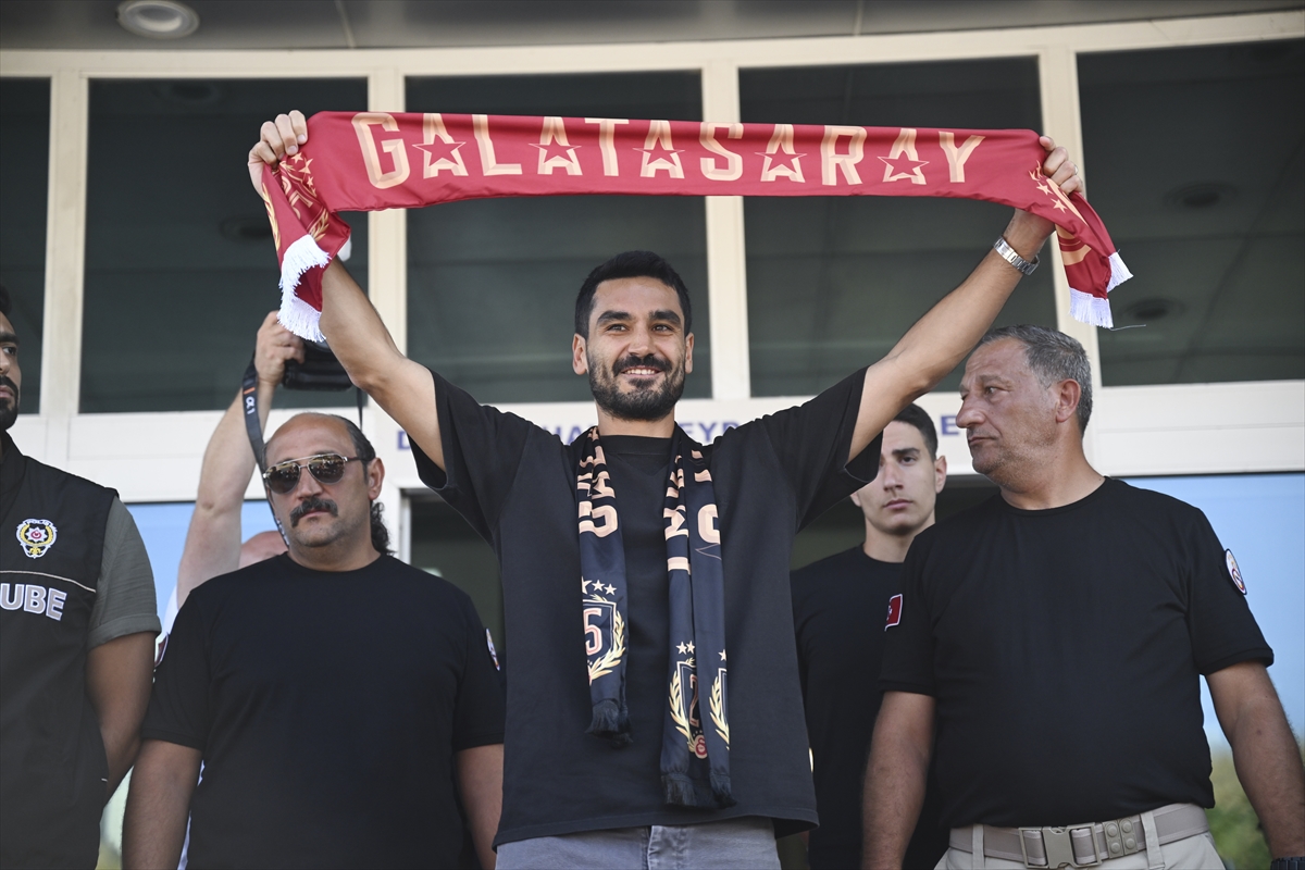 Galatasaray'ın transfer görüşmelerine başladığı İlkay Gündoğan, İstanbul'a geldi