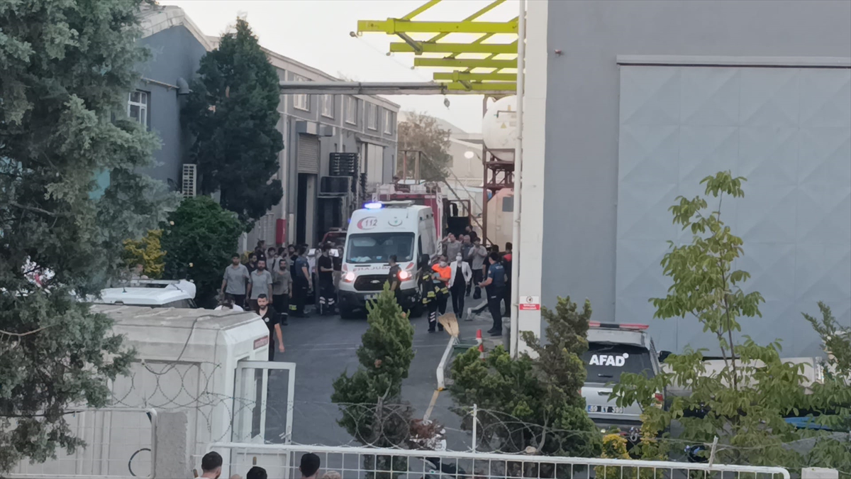 Kimyasal sıvı kazanına düşen iki işçiden biri öldü, diğeri yaralandı