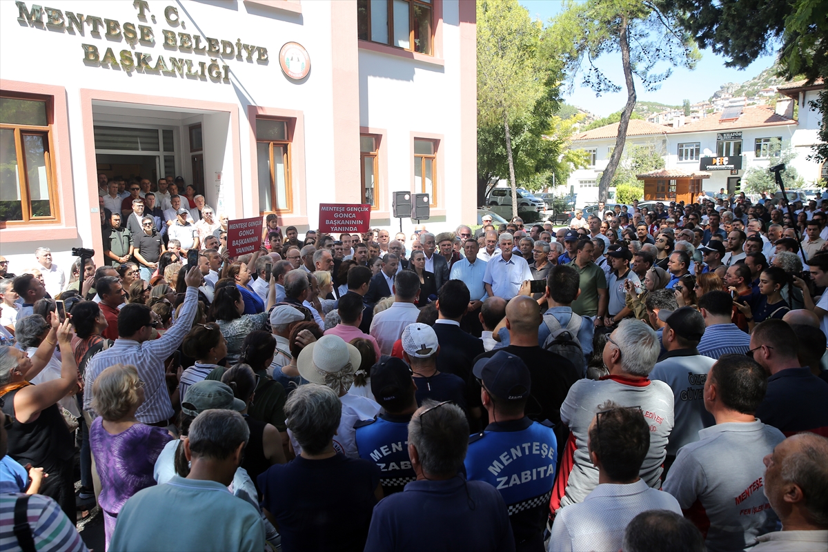 Muğla'da Menteşe Belediye Başkanı'nın akrabasının evine yanıcı madde attığı iddia edilen 2 zanlı tutuklandı