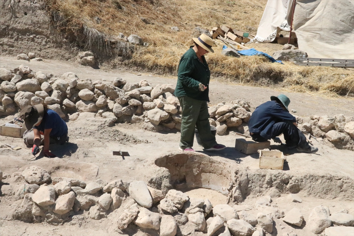 Arslantepe Höyüğü'nde 3 bin yıllık fırın bulundu