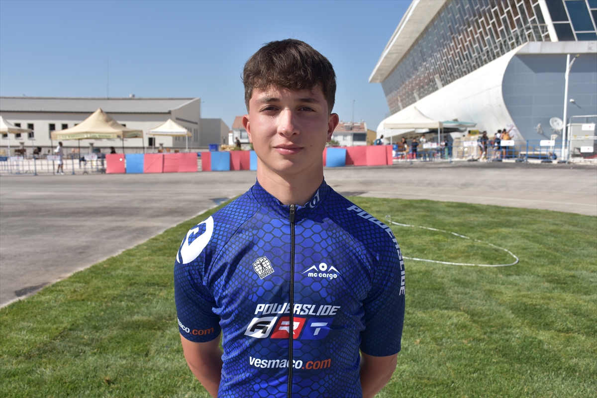 Tekerlekli Paten Milli Takımı sporcusu Fatih Özcan, uluslararası başarı için çalışıyor