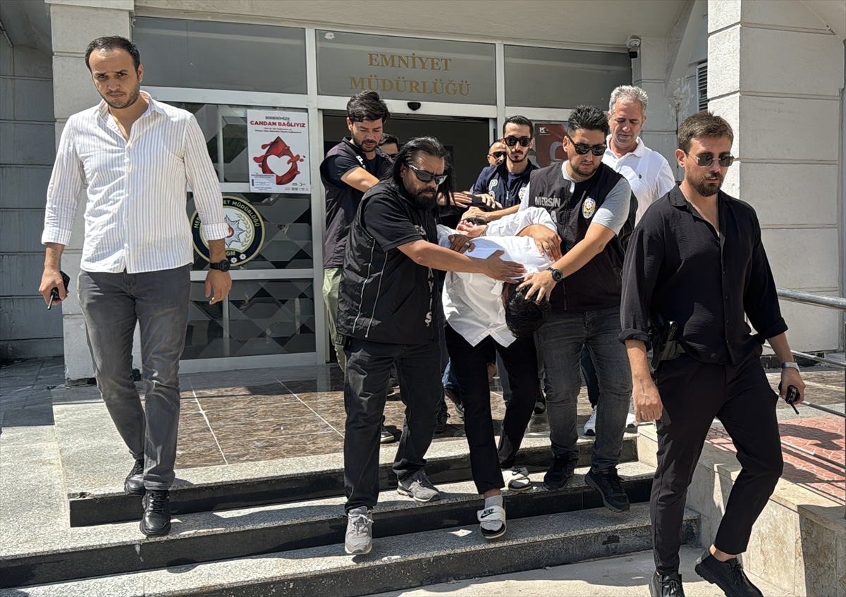 Mersin'de 16 yaşındaki Hiranur'un öldürülmesine ilişkin yakalanan 3 zanlı adliyede