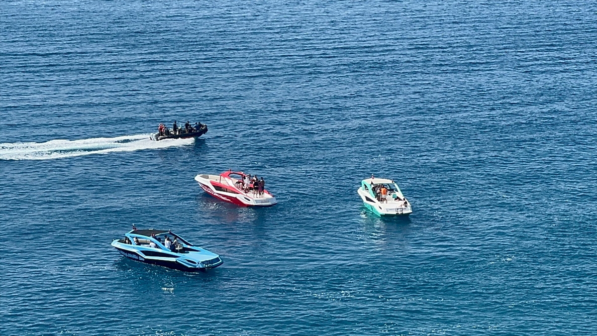 Antalya'da falezlerden düştüğü değerlendirilen kişi için arama çalışması başlatıldı