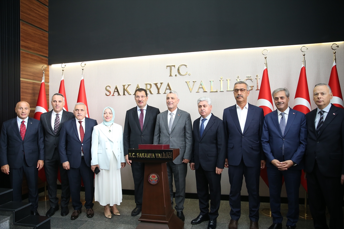 Ticaret Bakanı Bolat, Sakarya'da ziyaretlerde bulundu