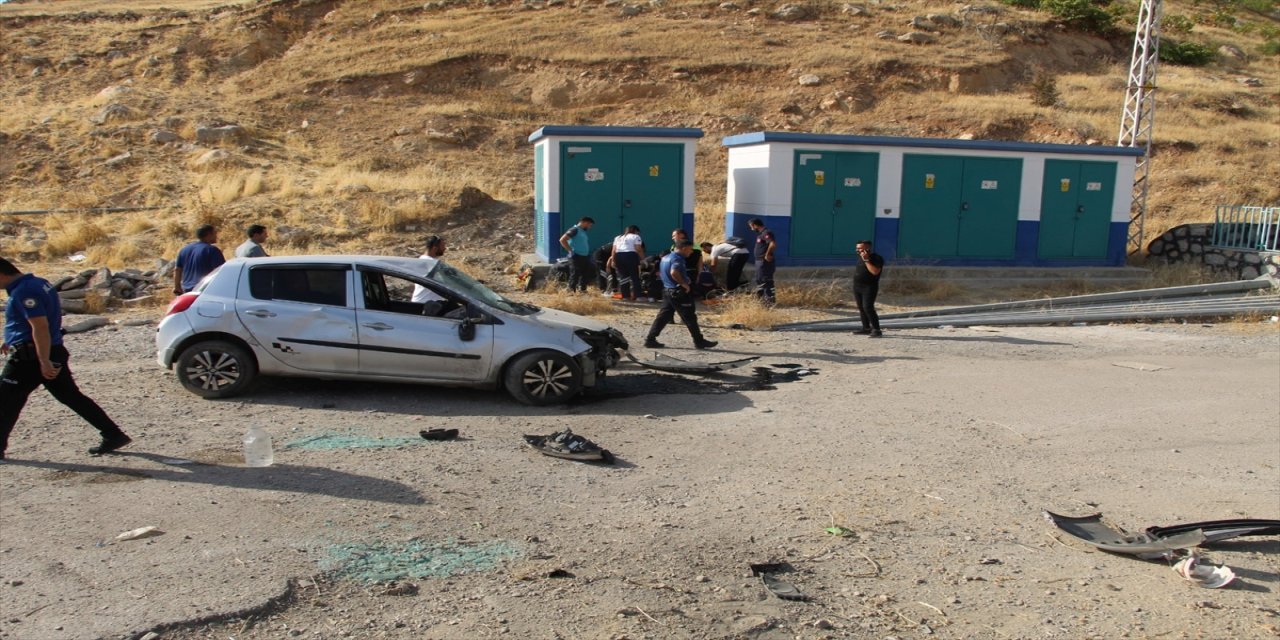 Şırnak’ta trafik kazasında anne ve bebeği ağır yaralandı