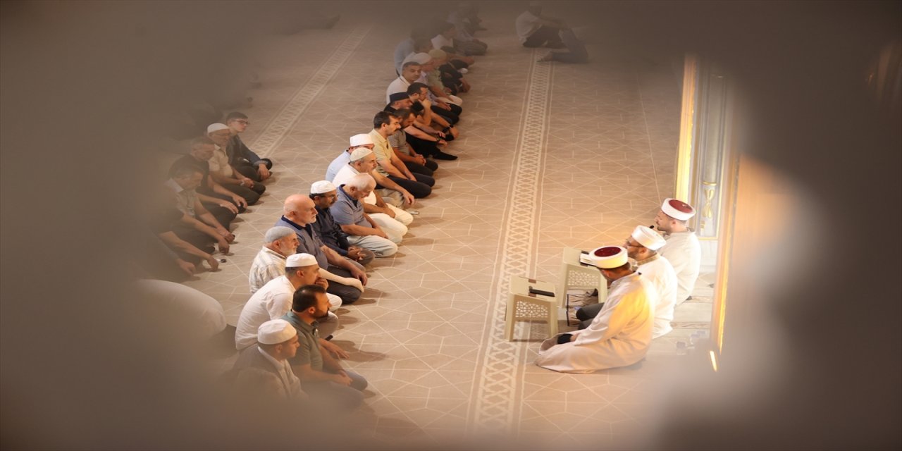 Nevşehir, yozgat ve kırşehir’de mevlit kandili dualarla idrak edildi