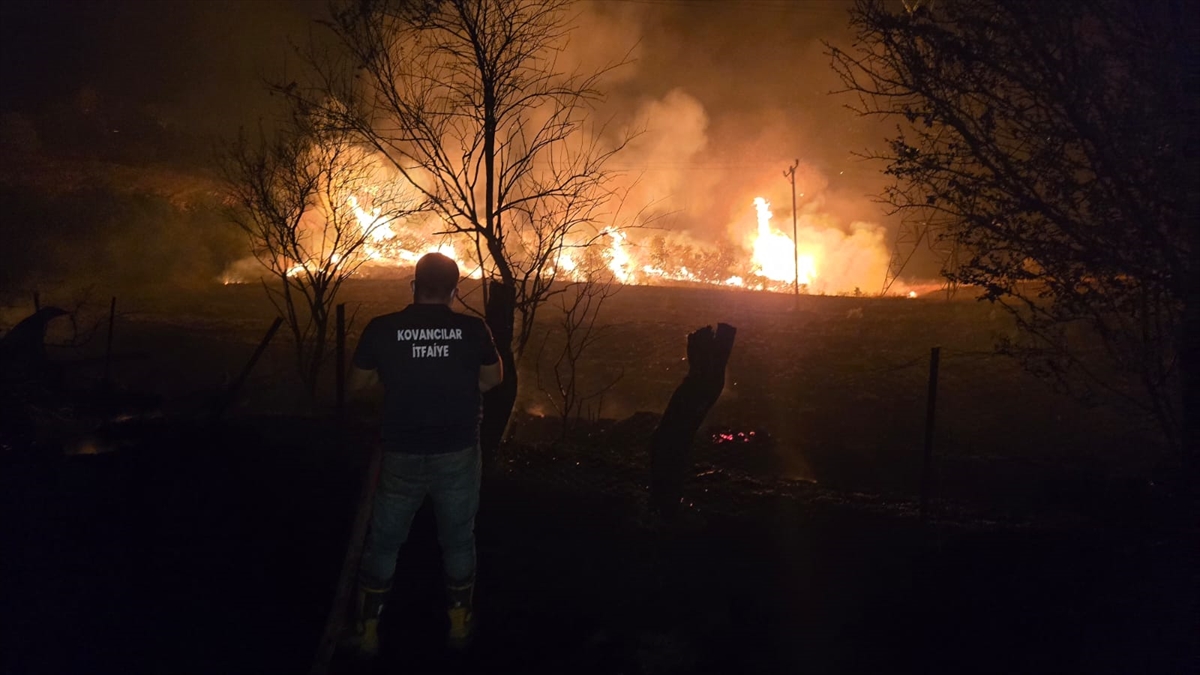 Elazığ kırsalında çıkan yangın kontrol altına alındı