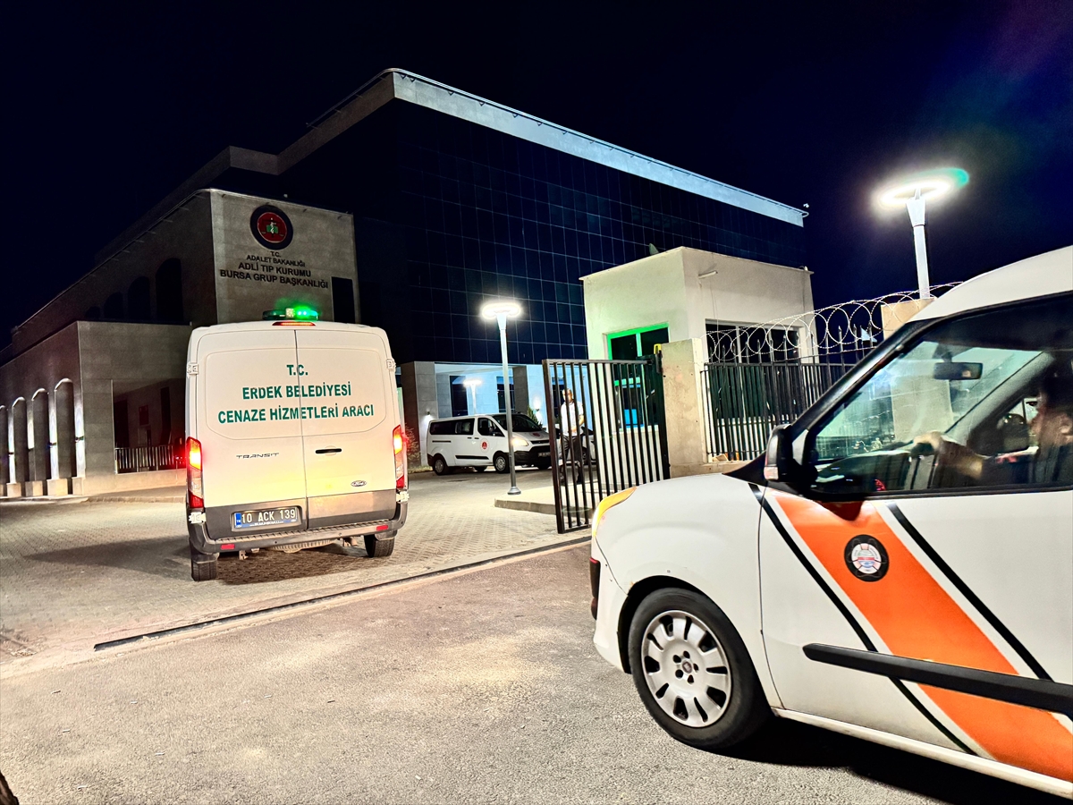 Marmara Denizi'nde teknesi parçalanan Halit Yukay'ın cenazesi yakınlarına teslim edildi