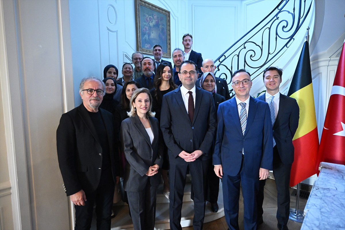 Türkiye'nin yeni Brüksel Büyükelçisi Tantekin, Türk gazetecilerle bir araya geldi