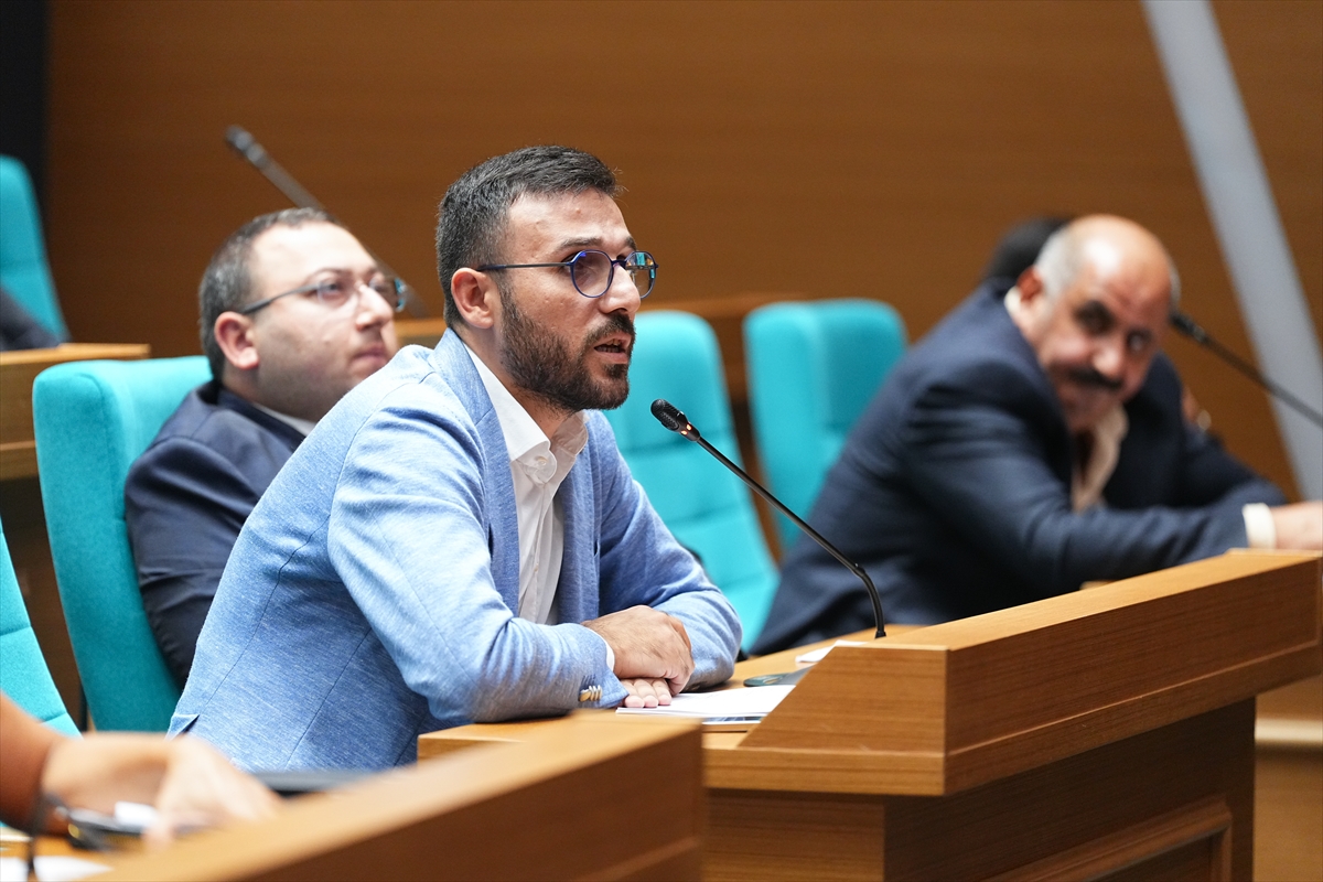 Üsküdar Belediye Meclisinde çocuk köyünde at çiftliği protokolü tartışması