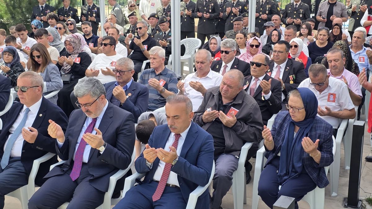 Afyonkarahisar'da mühimmat deposundaki patlamada şehit olan askerler anıldı