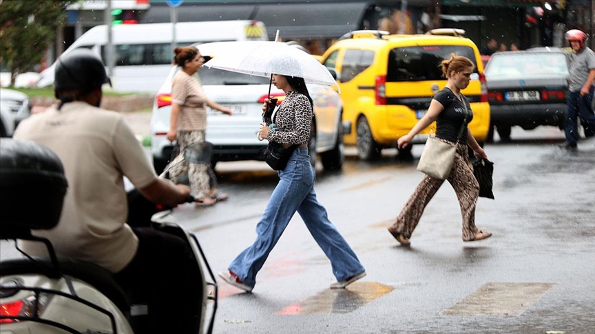 Hafta sonu itibarıyla sıcaklıklar kademeli olarak düşecek