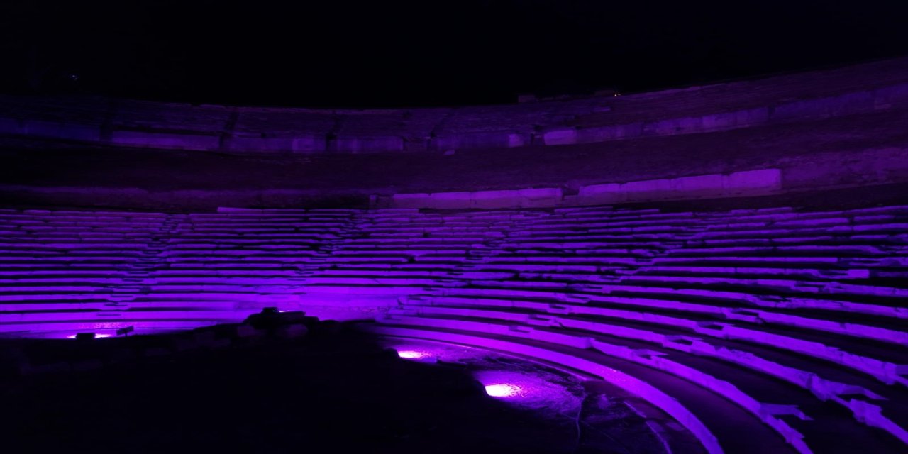 Düzce'deki Prusias ad Hypium Antik Kenti, Halk Sağlığı Haftası kapsamında mor ışıkla aydınlatılarak farkındalık oluşturuldu