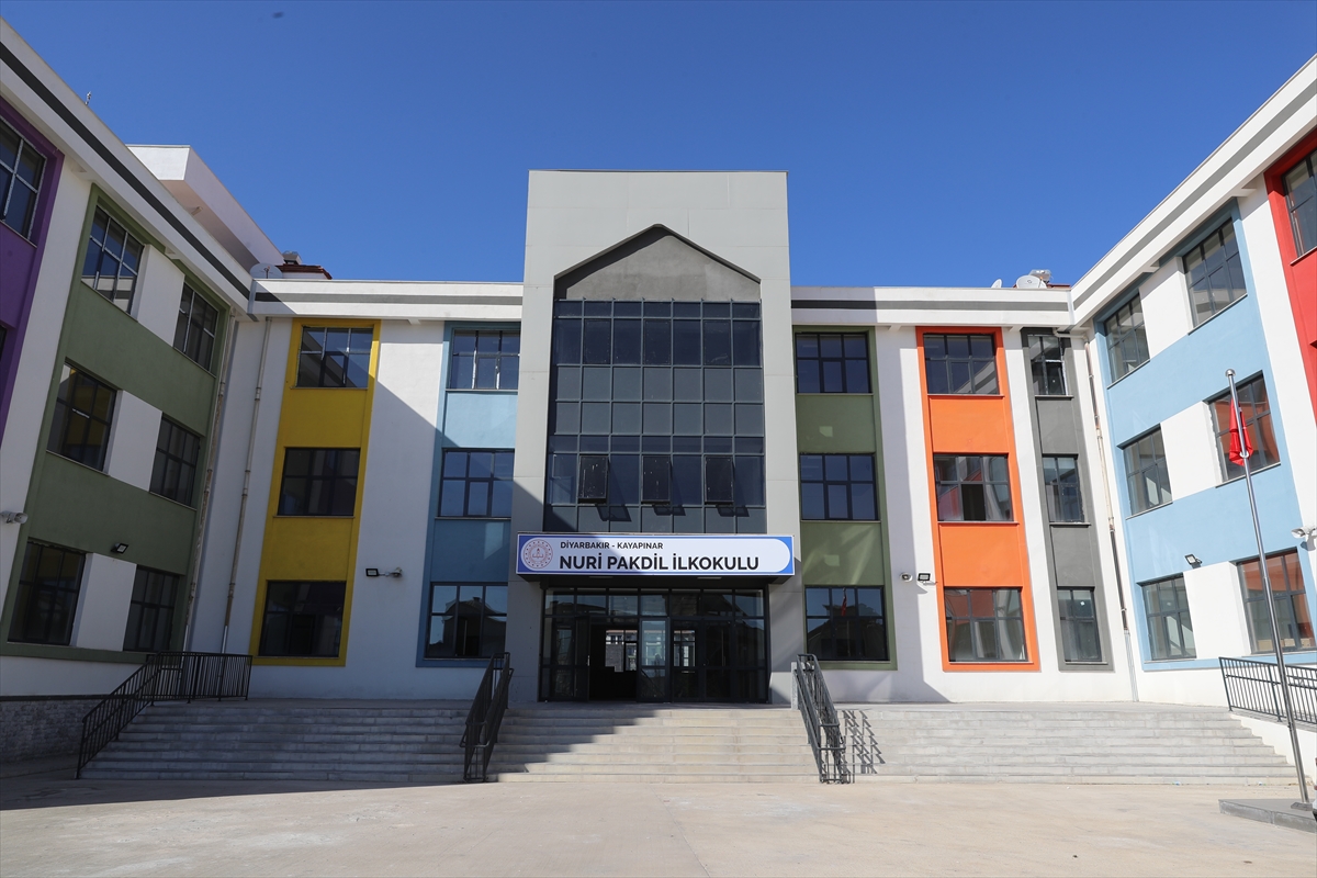 Diyarbakır'da depremin ardından 70 okul inşa edildi, 70'inin yapımı sürüyor