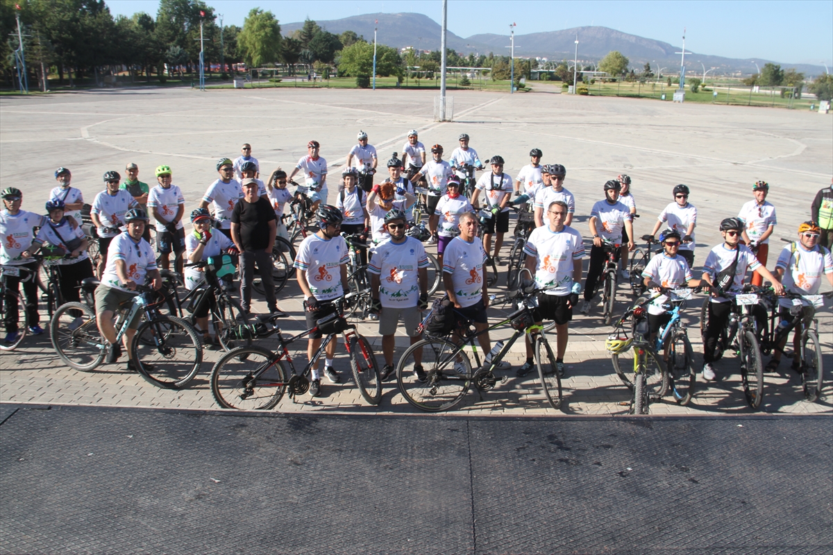 Beyşehir Gölü kenarında düzenlenen bisiklet festivali başladı