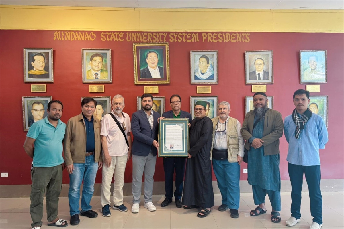 Sultan 2. Abdülhamid'in 137 yıl önce Filipinler'e gönderdiği Kur'an-ı Kerim, Maranao diline tercüme edildi