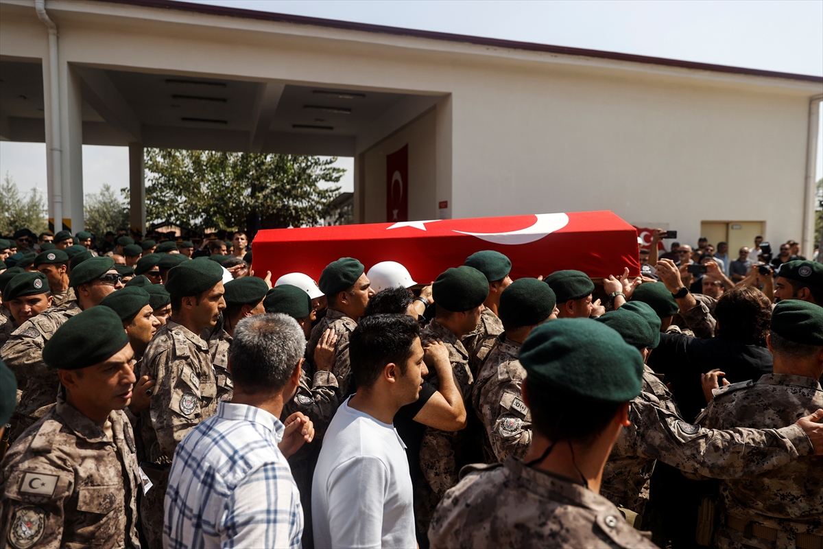 Mersin'de şehit olan polis memuru Mustafa Karapınar için tören düzenlendi