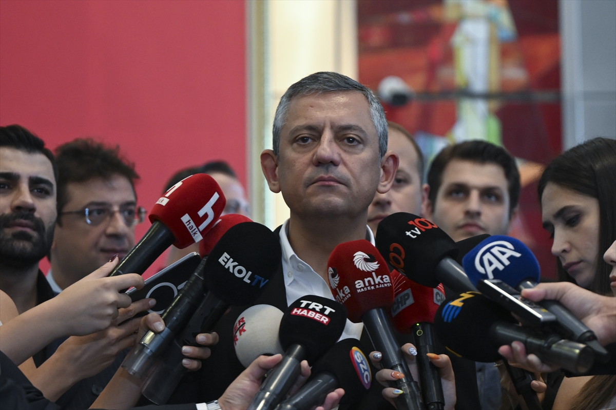 Partinin Genel Başkanlığına bir kayyum atanırsa o kayyum orada 6 gün durur