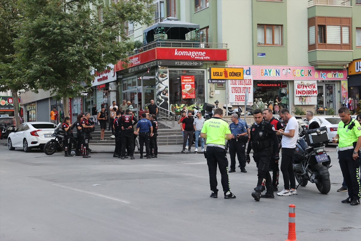 Kayseri'de devrilen motosikletteki 2 yunus polisi yaralandı