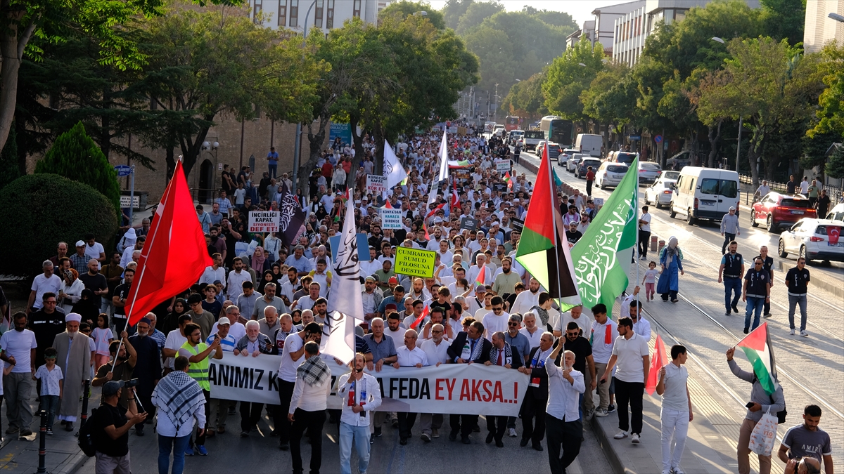 Konya ve Aksaray'da Küresel Sumud Filosu'na destek yürüyüşü yapıldı