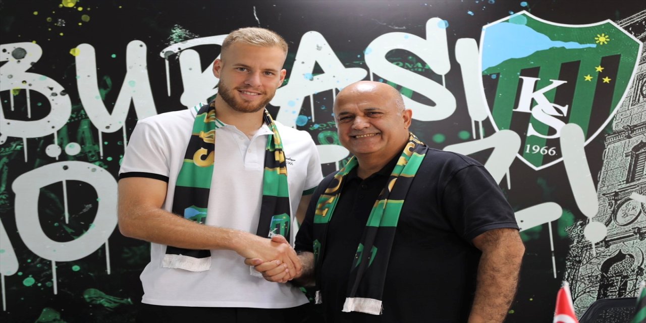 Kocaelispor, Eintracht Frankfurt’tan Hırvat savunmacı Hrvoje Smolcic’i 2026’ya kadar kiralık transfer etti