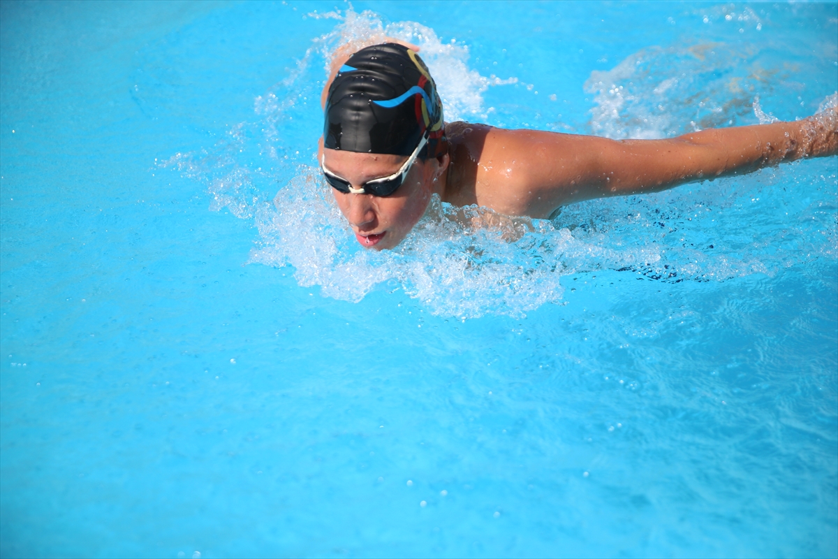 Milli yüzücü Kuzey Set, Yunanistan'da kürsüde yer almak istiyor