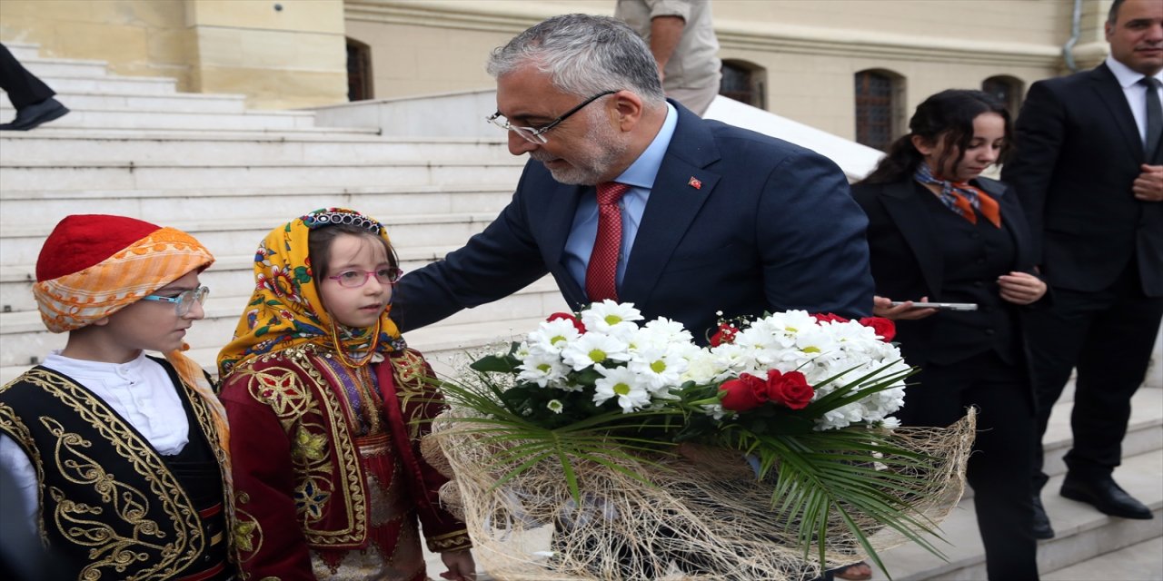 Bakan Işıkhan: Türkiye ekonomisi ikinci çeyrekte %4,8 büyüdü, işsizlik oranı %8’e geriledi