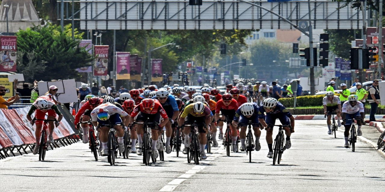 Tour of İstanbul tamamlandı: Son etabı Lotto’dan Steffen De Schuyteneer kazandı
