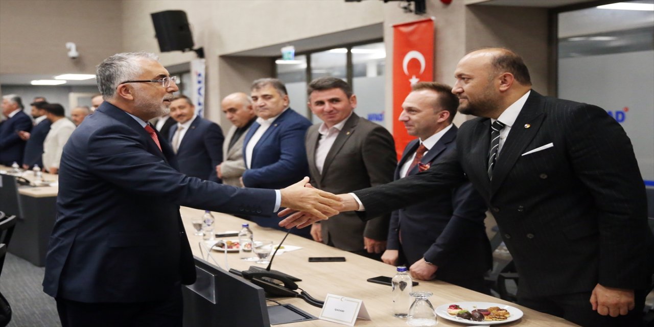 Bakan Vedat Işıkhan: “Zorluklara rağmen Türkiye her seferinde küllerinden yeniden doğmayı bildi”