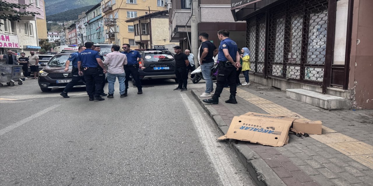 Bursa’da aile içi şiddet ihbarına giden polisleri pitbull ısırdı, gözaltına alınan şüpheli de bir polisi yaraladı