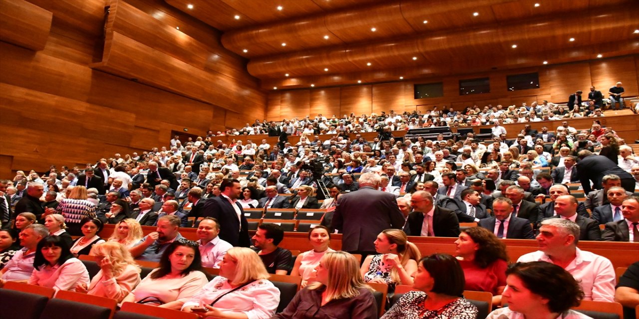 Kuzey Makedonya Üsküp’te bağımsızlığın 34. yıl dönümünü kutladı