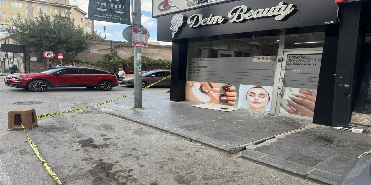 Niğde Kale Mahallesi'nde çıkan kavgada pompalı tüfekle 1 kişi bacağından yaralandı, şüpheli gözaltına alındı