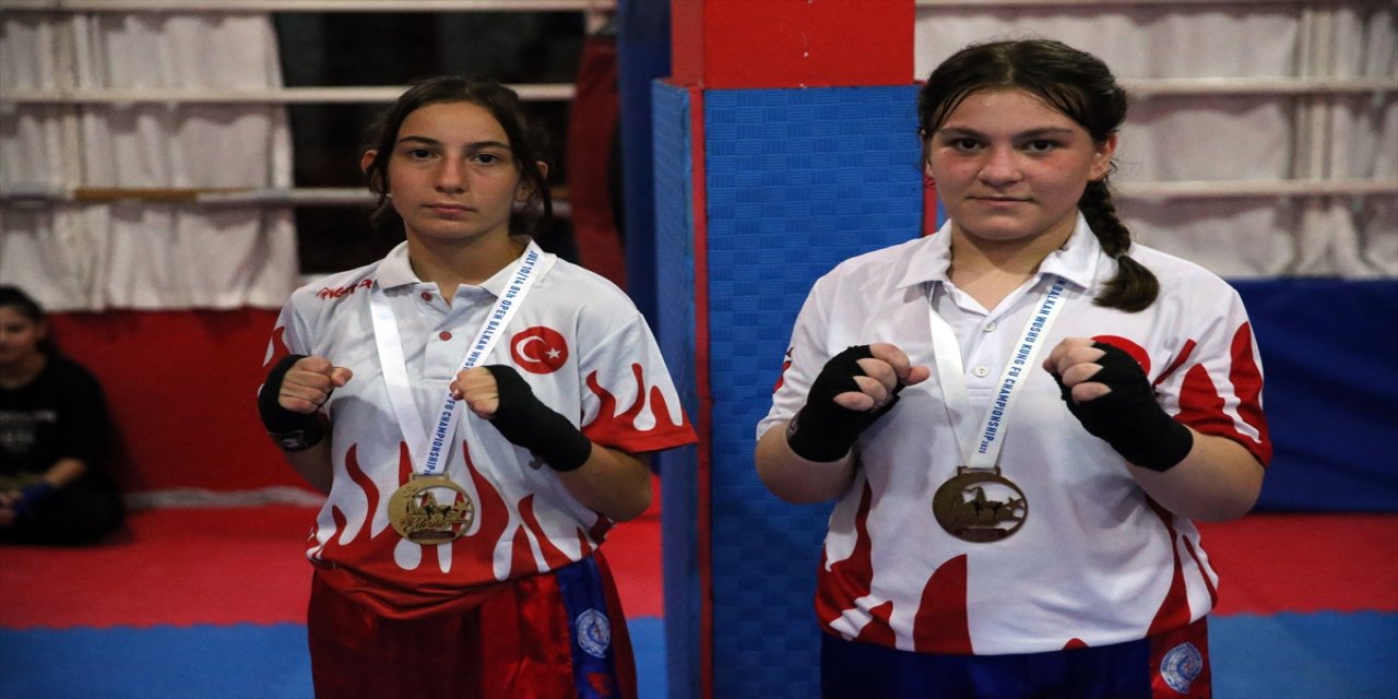 Balkan şampiyonluğunu kazanan Azra’ların hedefi milli takım