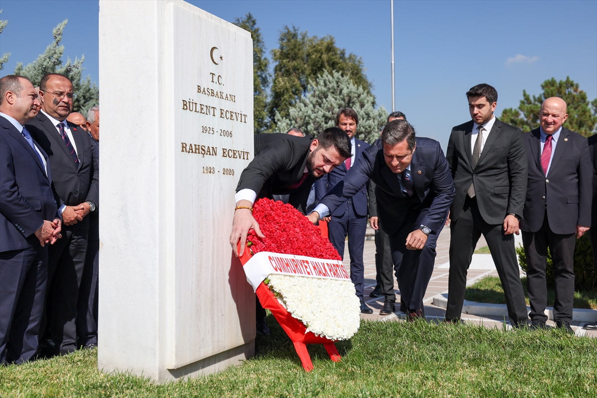 CHP heyetinden Ecevit, Baykal, Calp ve Kartay'ın kabirlerine ziyaret