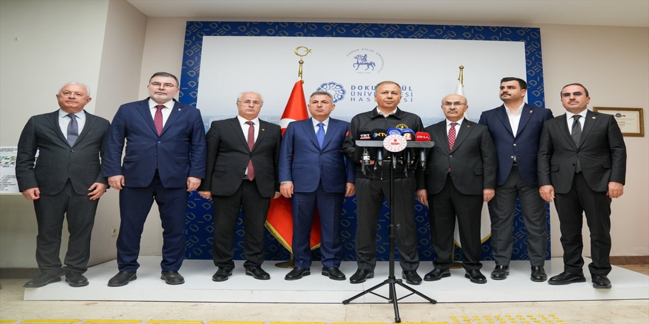 Bakan Yerlikaya, İzmir'deki polis merkezi saldırısında yaralanan polisler ve vatandaşı hastanede ziyaret etti