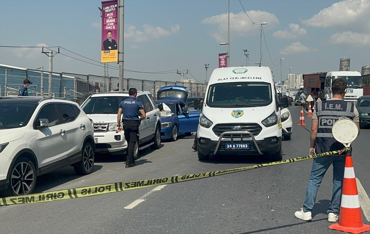 Park halindeki araçta erkek cesedi bulundu