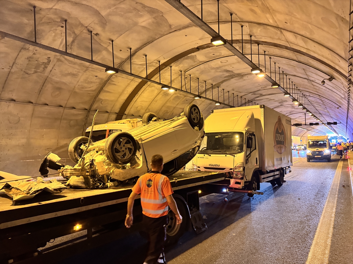 Kuzey Marmara Otoyolu'ndaki kaza ulaşımı aksattı
