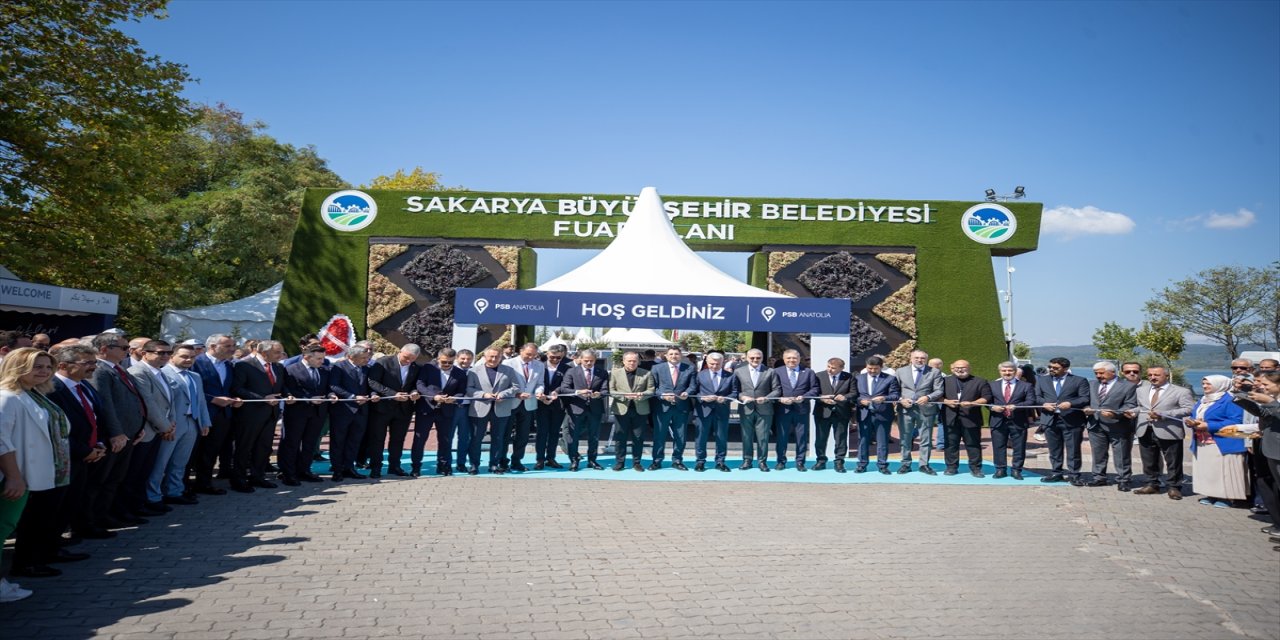 Bahçelievler AİHL öğrencileri, Çin’deki Dünya Robot Yarışması’nda geliştirdikleri robot kolla dünya ikincisi oldu