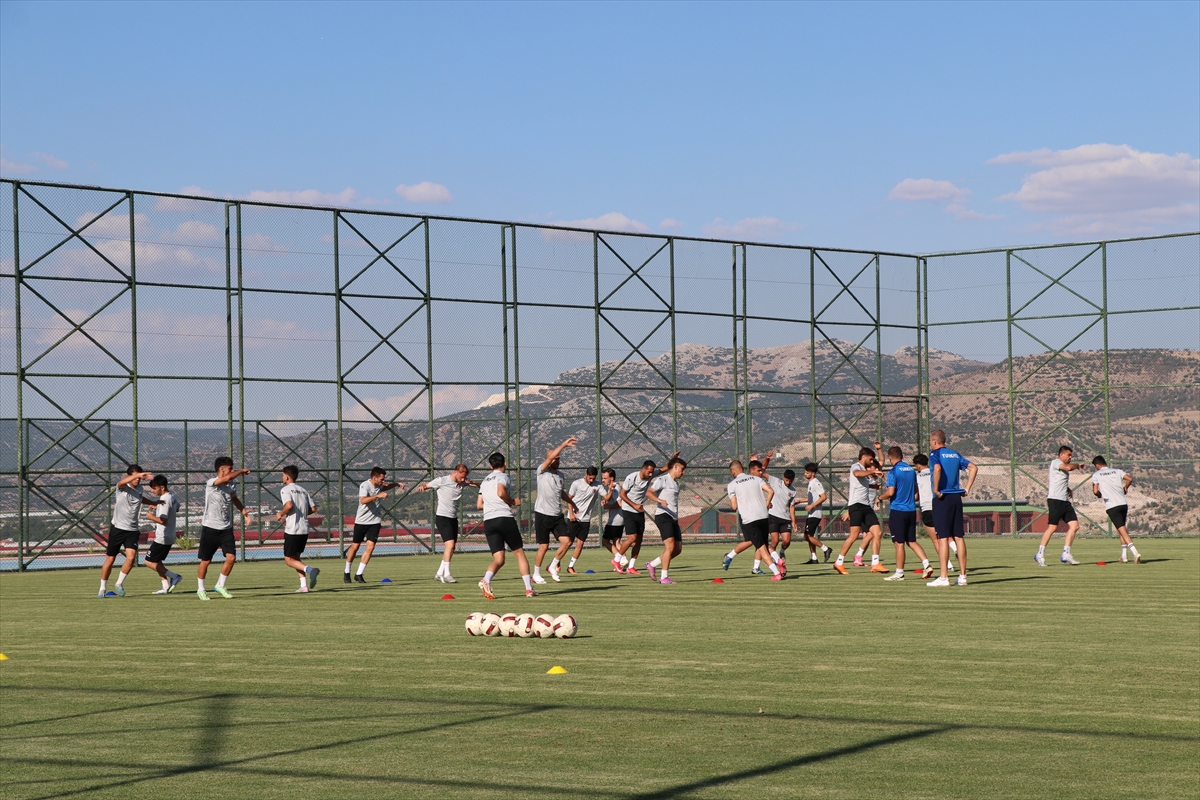 İşitme Engelli A Milli Futbol Takımı, Burdur'da olimpiyatlara hazırlanıyor