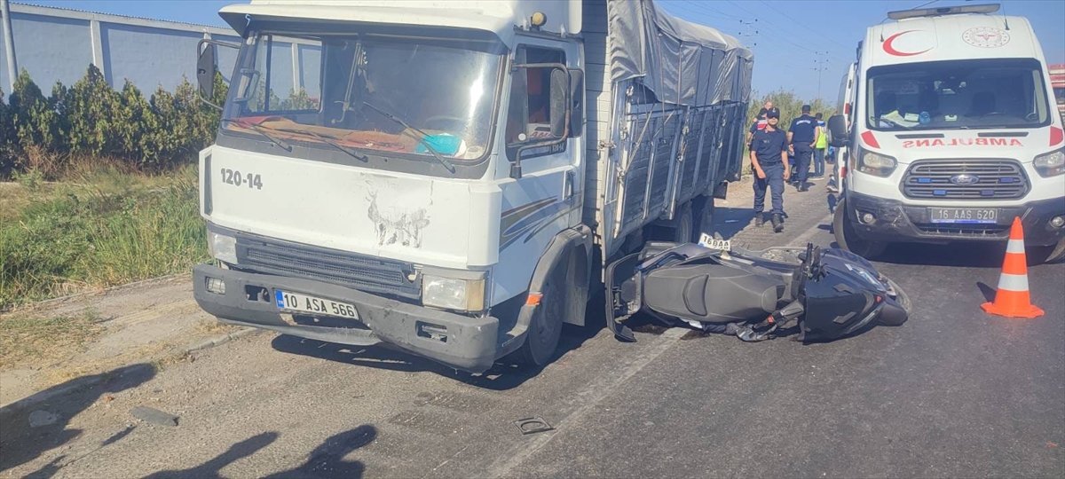Bursa'da kamyonun çarptığı motosikletin sürücüsü öldü