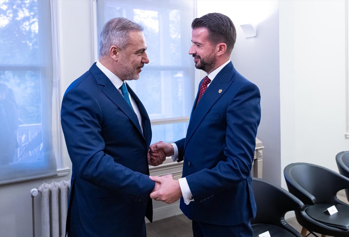 Dışişleri Bakanı Fidan, Karadağ Cumhurbaşkanı Milatovic tarafından kabul edildi