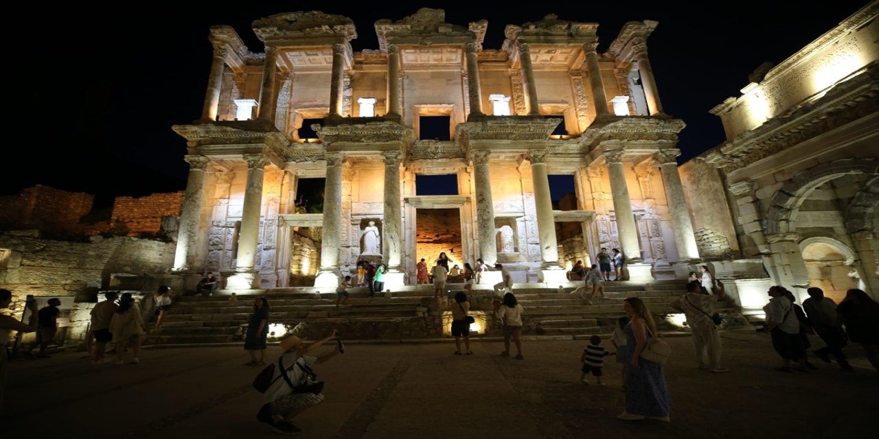 Müze ve ören yerlerini 8 ayda 21,6 milyon kişi ziyaret etti; Efes ve Pamukkale en çok ilgi gören yerler oldu