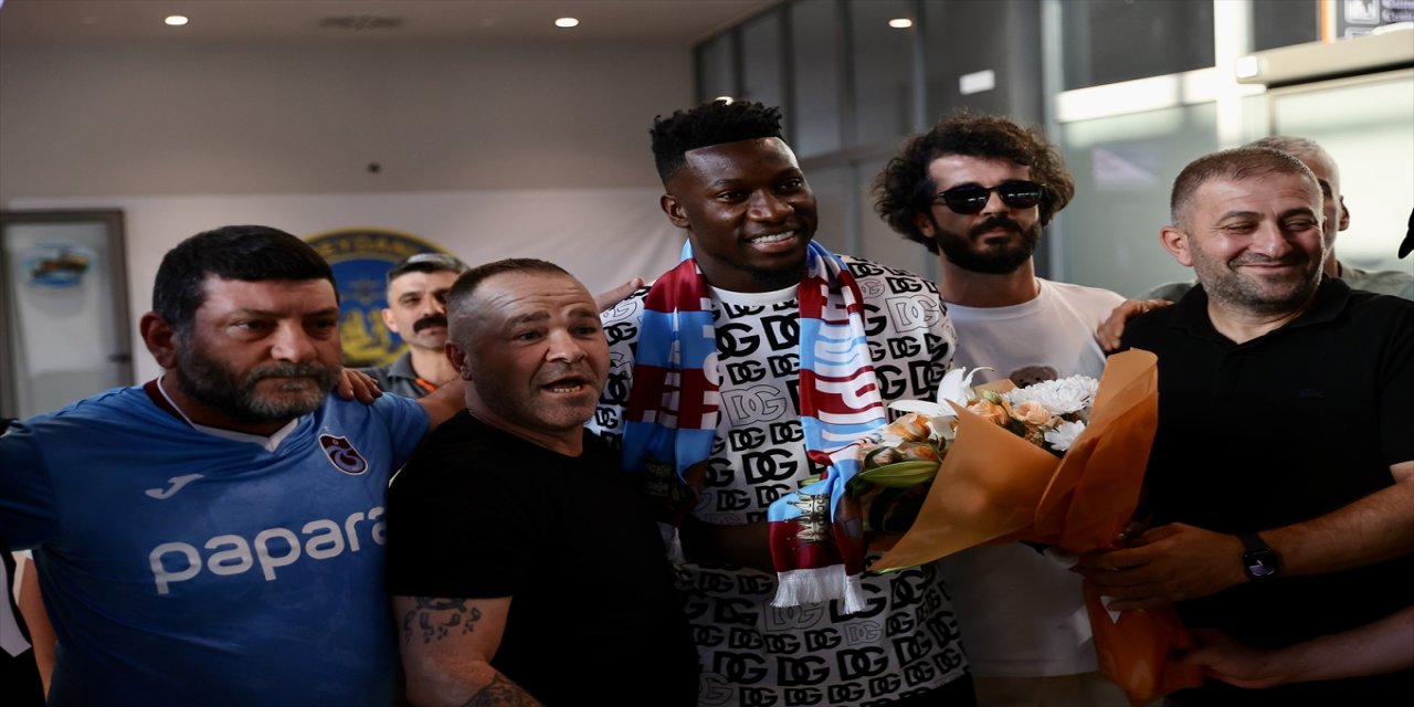 Andre Onana, taraftarların coşkulu karşılamasıyla Trabzon’a indi