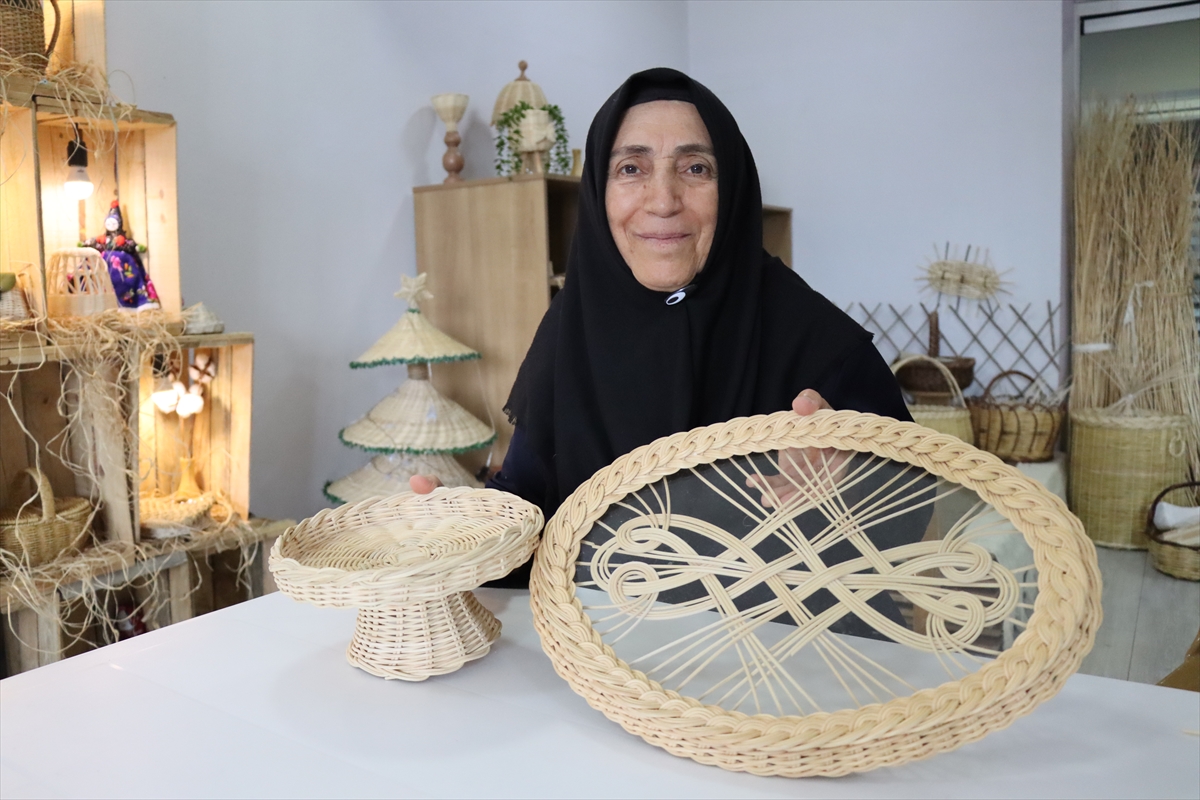 Kanser hastası kadın dekoratif sepet örme kursuyla hayata tutunuyor