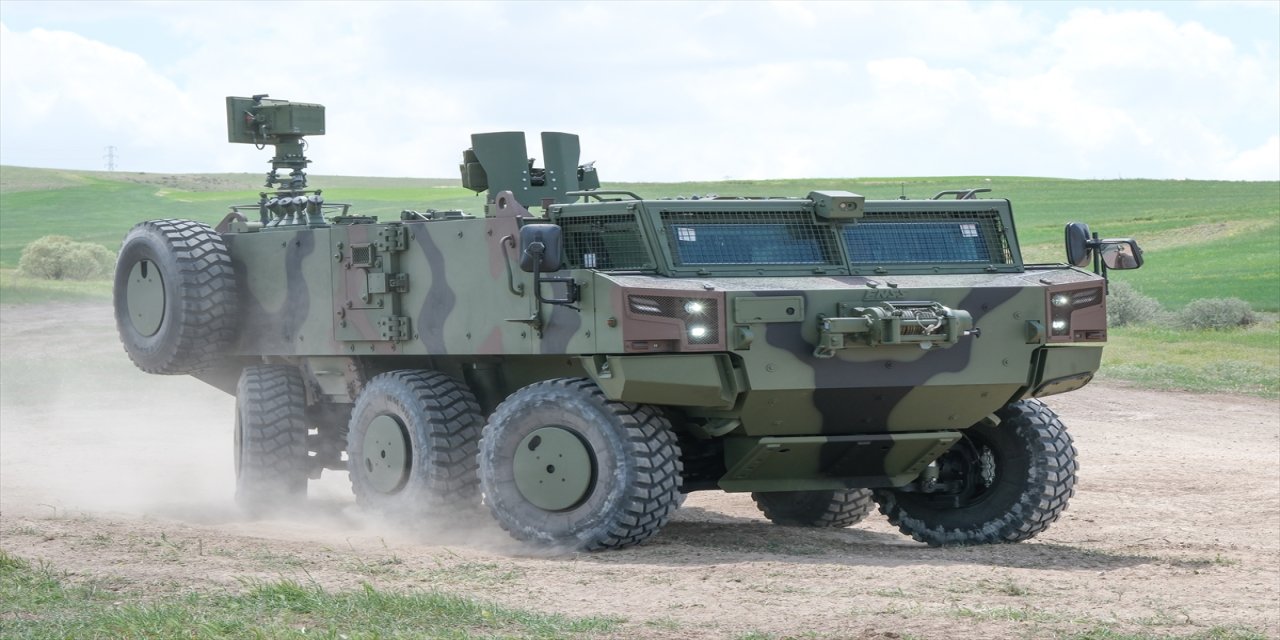 PARS İZCİ 6x6 ve 8x8 zırhlı araçlar Kara Kuvvetleri envanterine girdi.