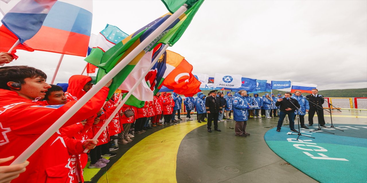 “Bilgi Buzkıranı” seferi tamamlandı: Türk öğrenciler Kuzey Kutbu’nda bilimsel keşfe katıldı