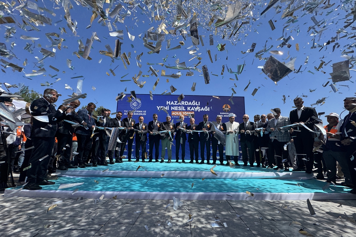 Bakan Uraloğlu, Elazığ'daki Hazardağlı Yeni Nesil Kavşağı'nın açılışında konuştu: