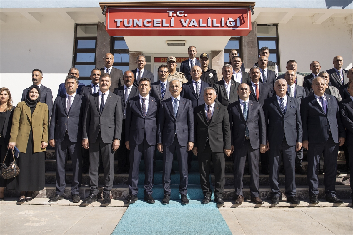 Ulaştırma ve Altyapı Bakanı Uraloğlu, Tunceli Valiliğini ziyaret etti