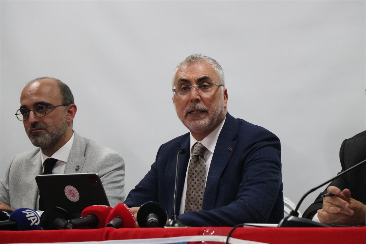 İşsiz sayısı 164 bin kişi azalarak 2 milyon 828 bine geriledi